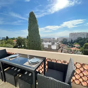 Renting - Luxurious Sea View Terrasse - King Bed - Parking Appartement
